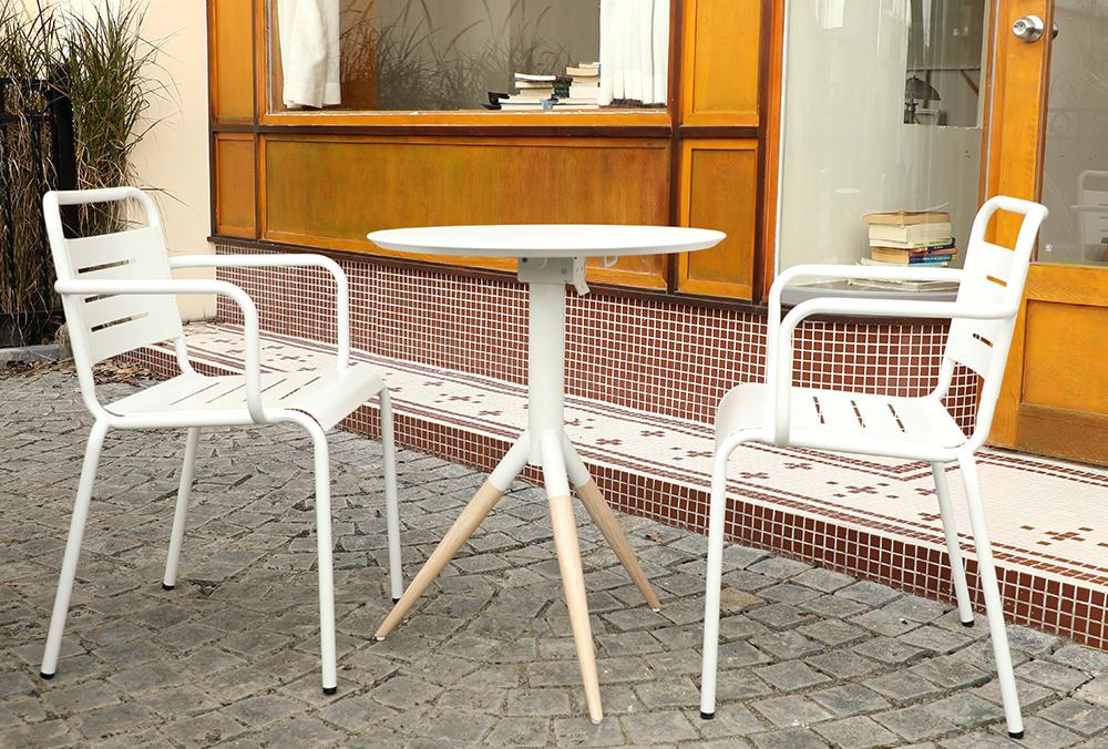 White modern round table